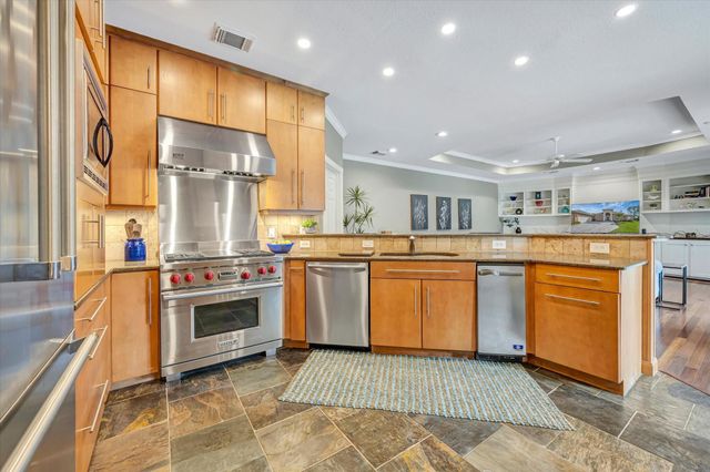 15510 Greens Cove Way, Houston, TX 77059