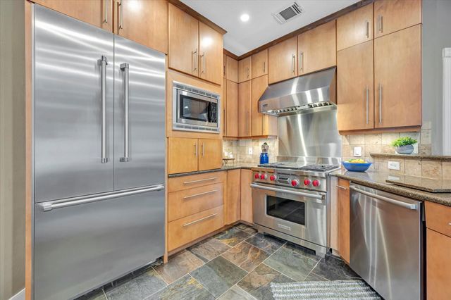 15510 Greens Cove Way, Houston, TX 77059