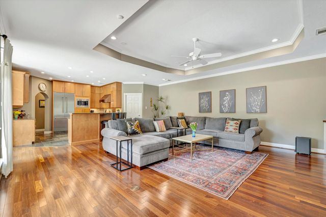 15510 Greens Cove Way, Houston, TX 77059