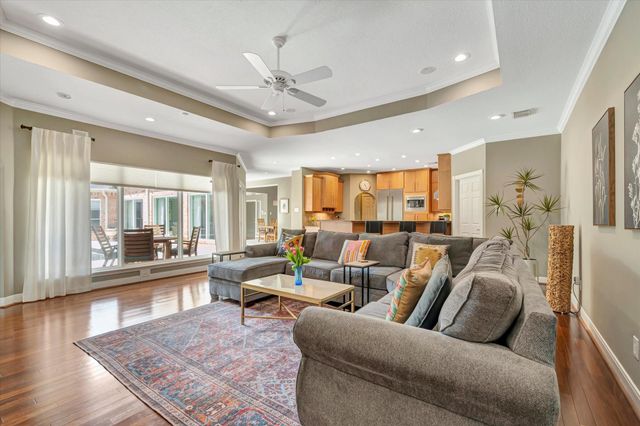 15510 Greens Cove Way, Houston, TX 77059