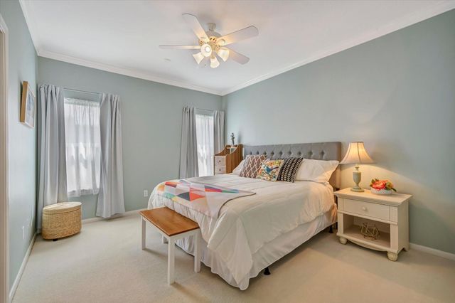 15510 Greens Cove Way, Houston, TX 77059