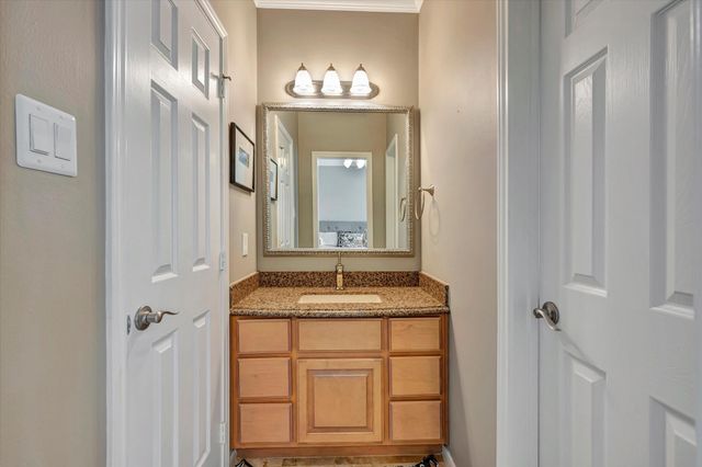 15510 Greens Cove Way, Houston, TX 77059