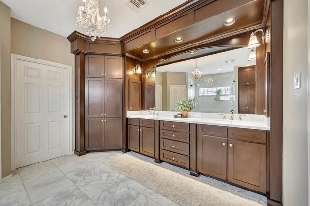 15510 Greens Cove Way, Houston, TX 77059