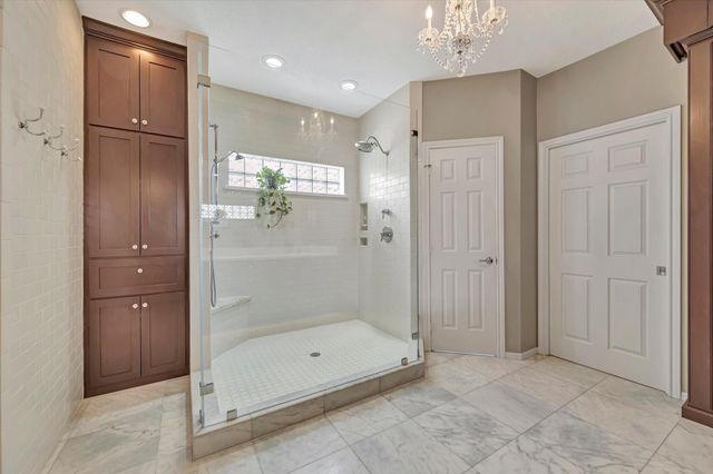 15510 Greens Cove Way, Houston, TX 77059