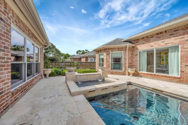 15510 Greens Cove Way, Houston, TX 77059