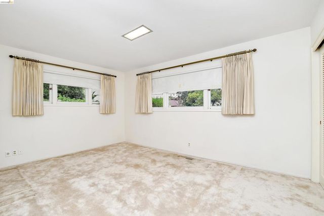 227 Pueblo Dr, Pittsburg, CA 94565