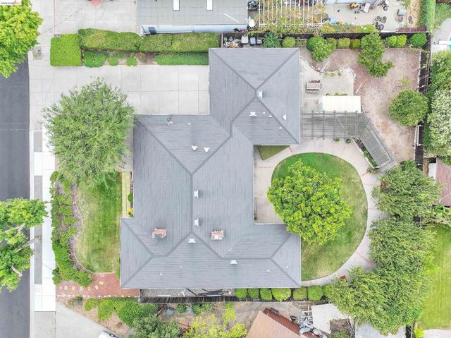 227 Pueblo Dr, Pittsburg, CA 94565