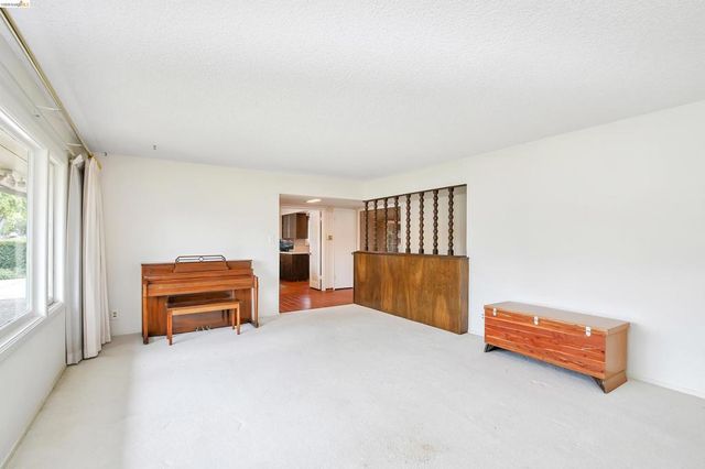 227 Pueblo Dr, Pittsburg, CA 94565