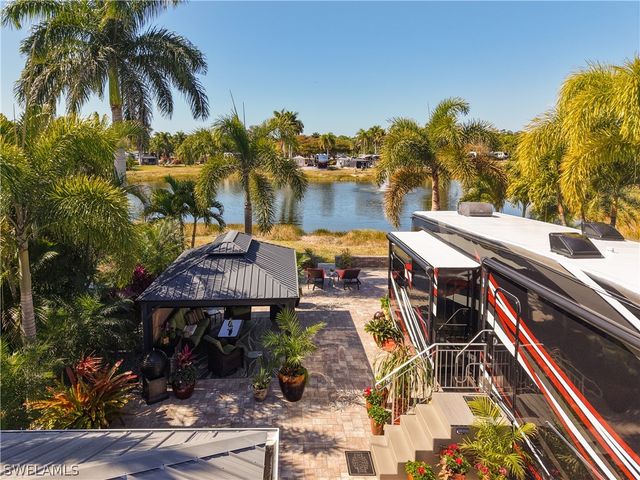 5696 Brightwood Dr., Fort Myers, FL 33905