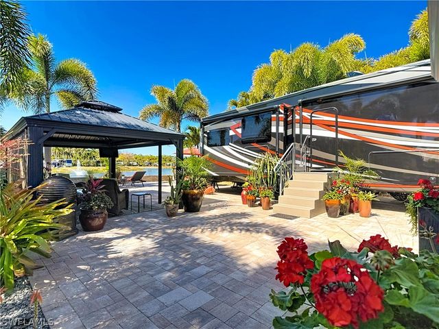 5696 Brightwood Dr., Fort Myers, FL 33905