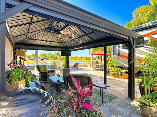 5696 Brightwood Dr., Fort Myers, FL 33905