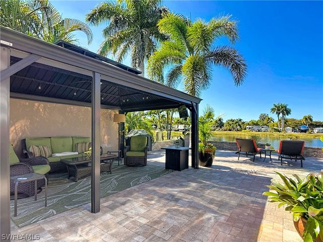 5696 Brightwood Dr., Fort Myers, FL 33905