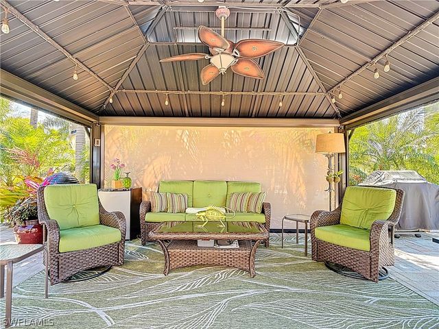 5696 Brightwood Dr., Fort Myers, FL 33905