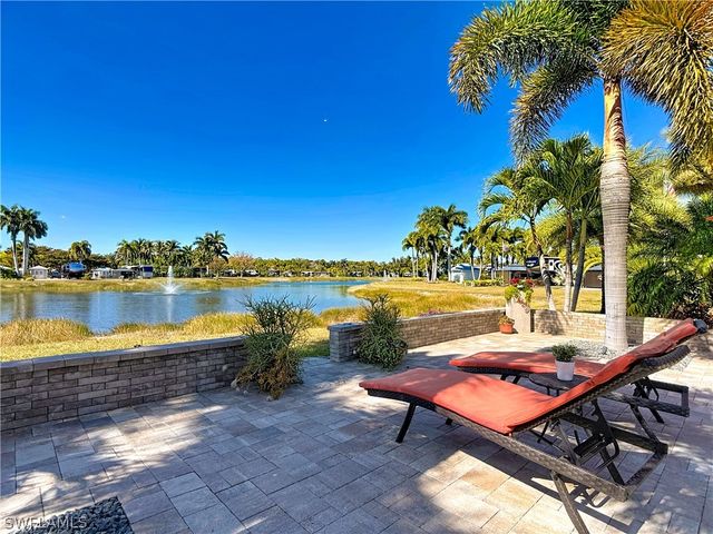 5696 Brightwood Dr., Fort Myers, FL 33905