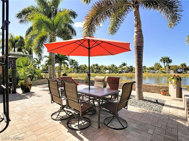 5696 Brightwood Dr., Fort Myers, FL 33905