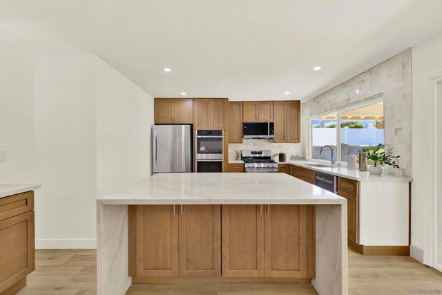 12621 Opimo Dr, San Diego, CA 92128
