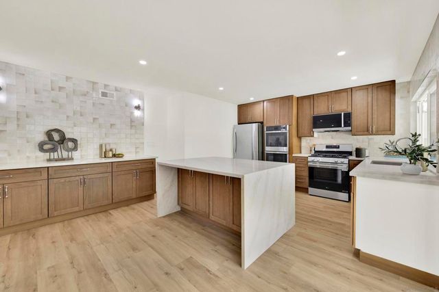 12621 Opimo Dr, San Diego, CA 92128