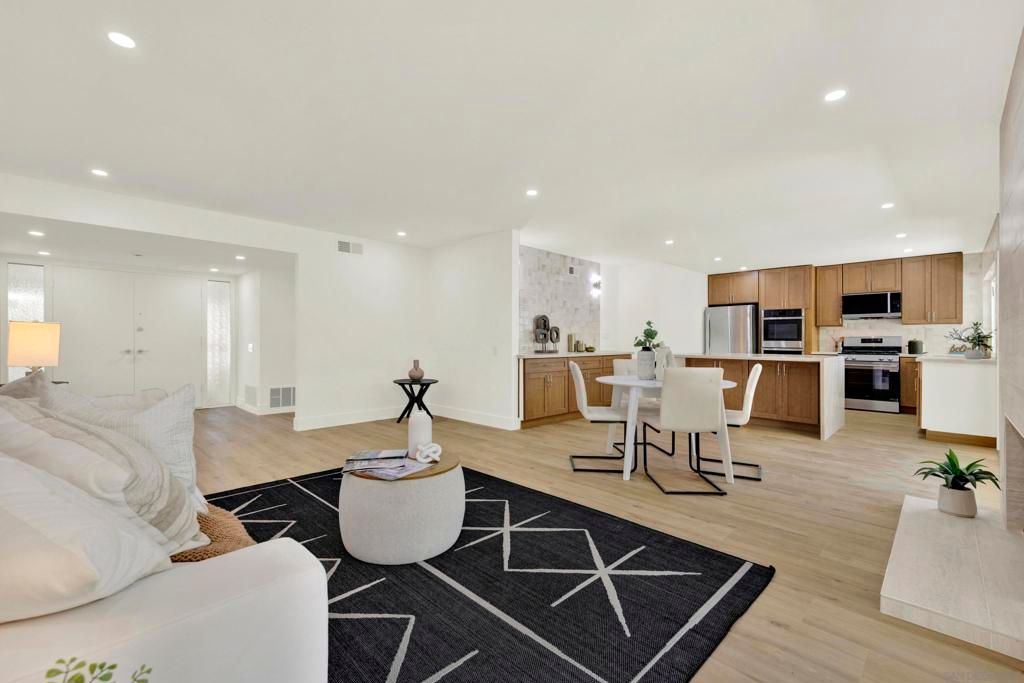 12621 Opimo Dr, San Diego, CA 92128