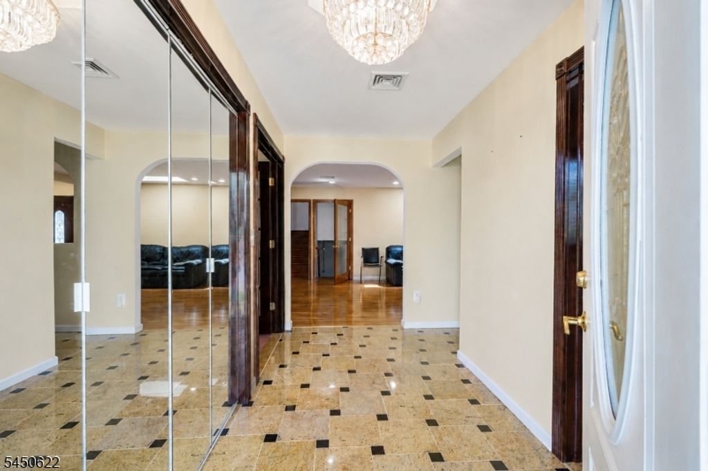 24 Winthrop Rd, Edison Twp., NJ 08817 — photo 4