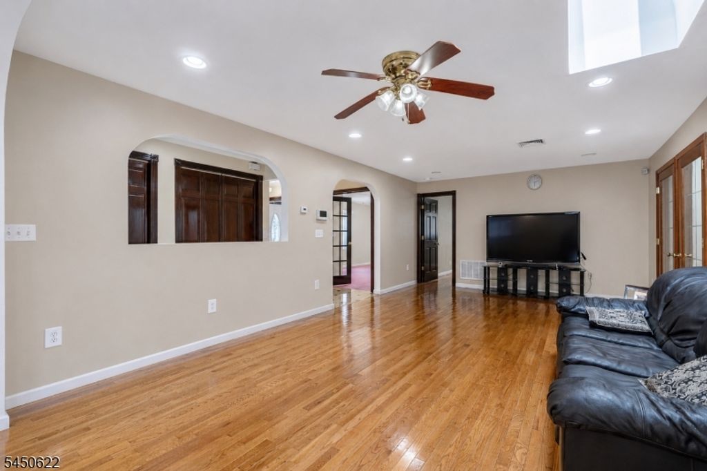 24 Winthrop Rd, Edison Twp., NJ 08817 — photo 5