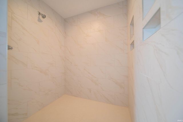 12325 Rain Lily Court, Fort Wayne, IN 46814