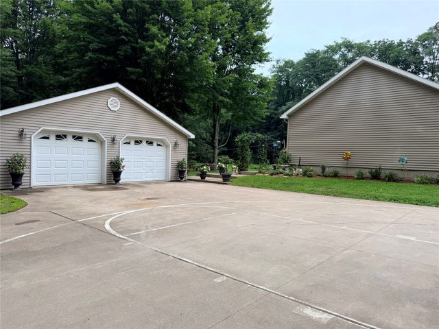 11640 RIDGE Road, Girard, PA 16417