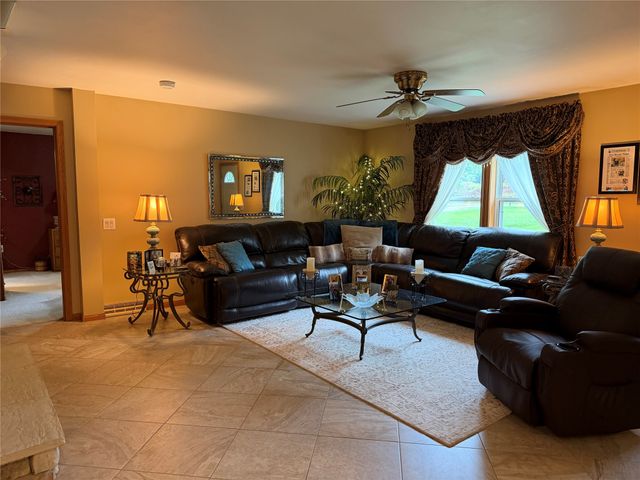11640 RIDGE Road, Girard, PA 16417