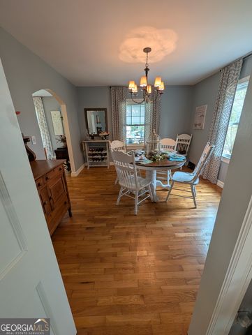 237 N Laurel Drive, Clarkesville, GA 30523