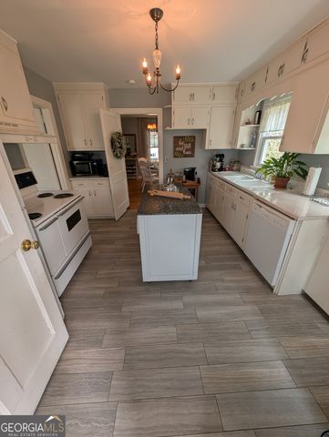 237 N Laurel Drive, Clarkesville, GA 30523