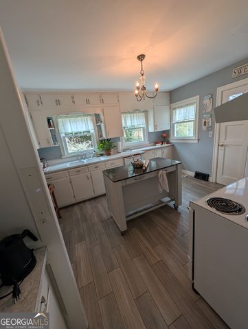 237 N Laurel Drive, Clarkesville, GA 30523