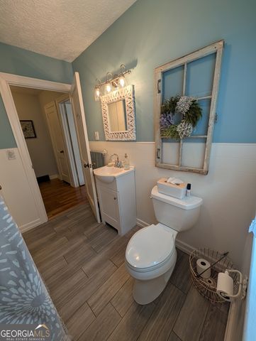 237 N Laurel Drive, Clarkesville, GA 30523