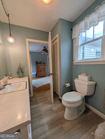 237 N Laurel Drive, Clarkesville, GA 30523