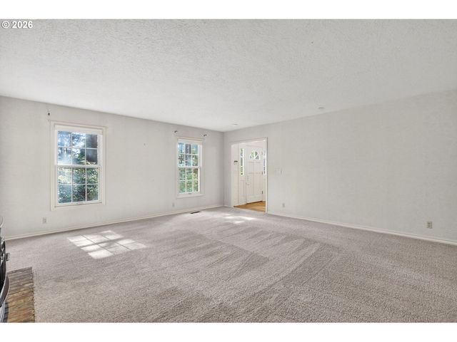 17601 S DICK Dr, Oregon City, OR 97045