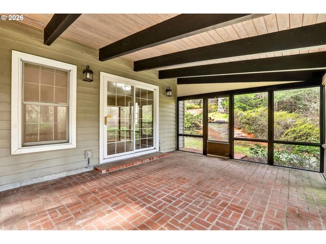 17601 S DICK Dr, Oregon City, OR 97045