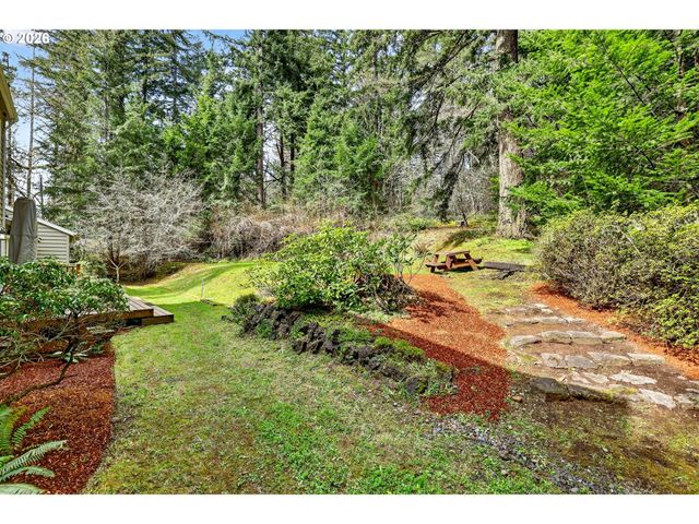 17601 S DICK Dr, Oregon City, OR 97045