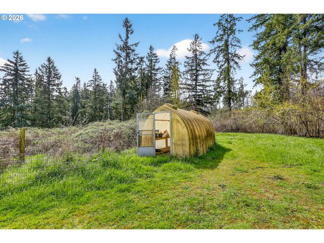 17601 S DICK Dr, Oregon City, OR 97045