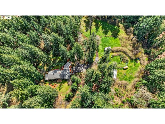 17601 S DICK Dr, Oregon City, OR 97045