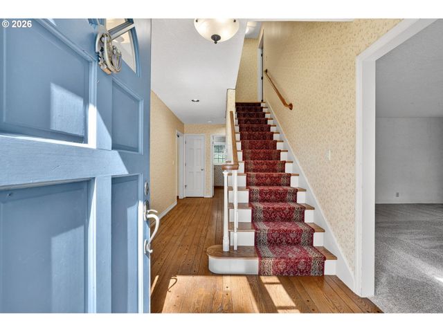 17601 S DICK Dr, Oregon City, OR 97045