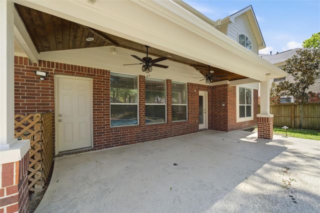 31 Harmony Hollow Court, The Woodlands, TX 77385