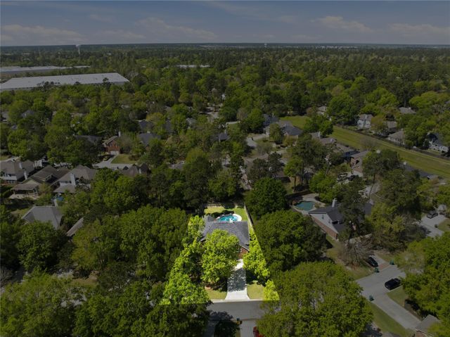 31 Harmony Hollow Court, The Woodlands, TX 77385