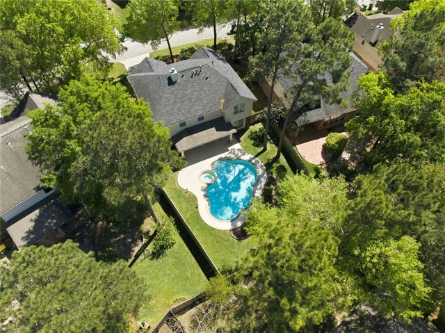 31 Harmony Hollow Court, The Woodlands, TX 77385
