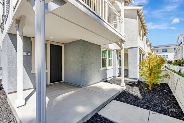 178 Oak Circle, Walnut Creek, CA 94597