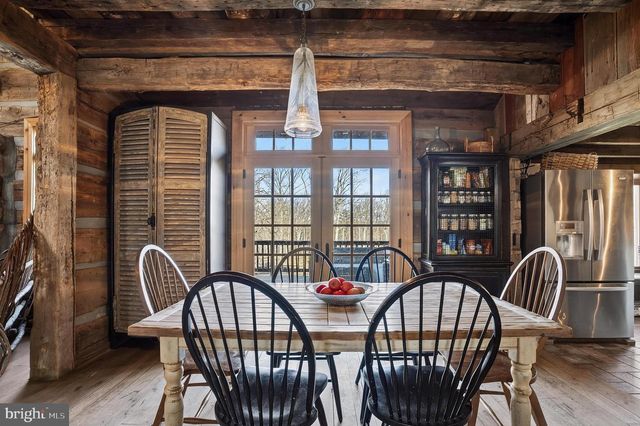 201 PINE SWAMP RD, Elverson, PA 19520