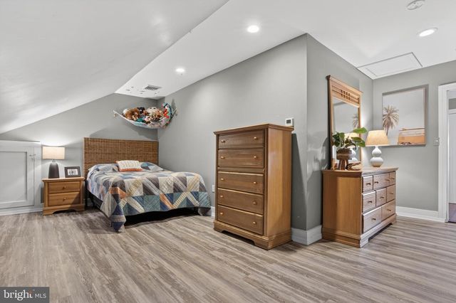 201 PINE SWAMP RD, Elverson, PA 19520