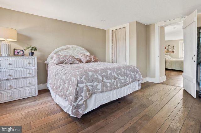 201 PINE SWAMP RD, Elverson, PA 19520