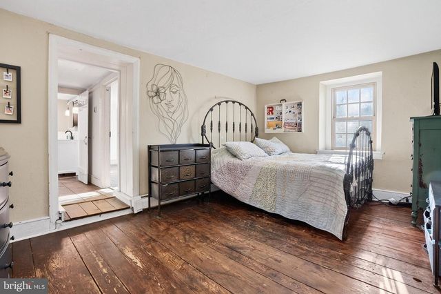 201 PINE SWAMP RD, Elverson, PA 19520