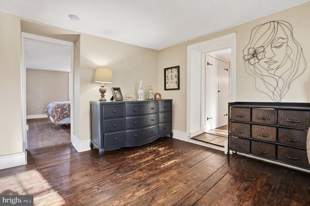 201 PINE SWAMP RD, Elverson, PA 19520