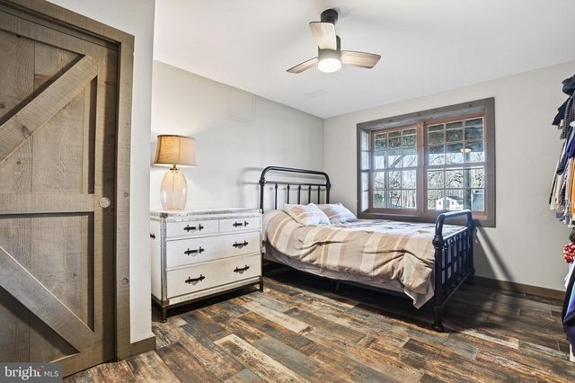 201 PINE SWAMP RD, Elverson, PA 19520