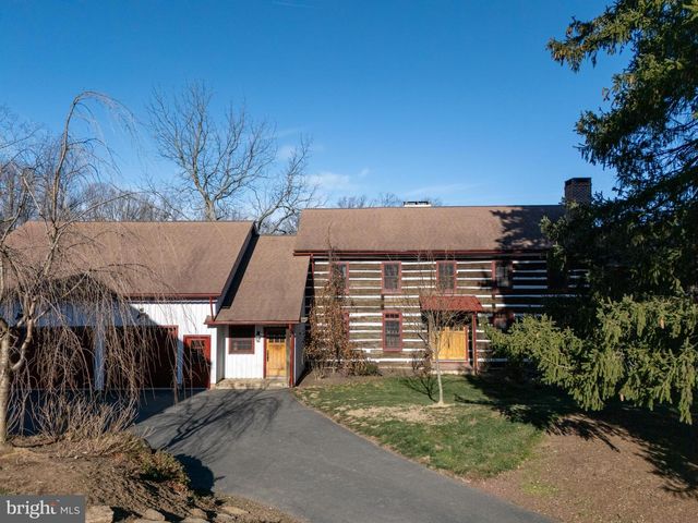 201 PINE SWAMP RD, Elverson, PA 19520