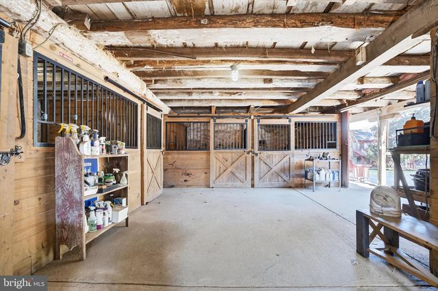 201 PINE SWAMP RD, Elverson, PA 19520